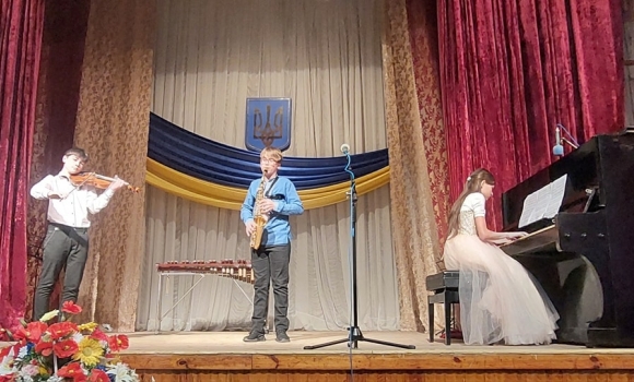 30 тис. грн для ЗСУ зібрали у Вінниці на благодійному ярмарку та концерті
