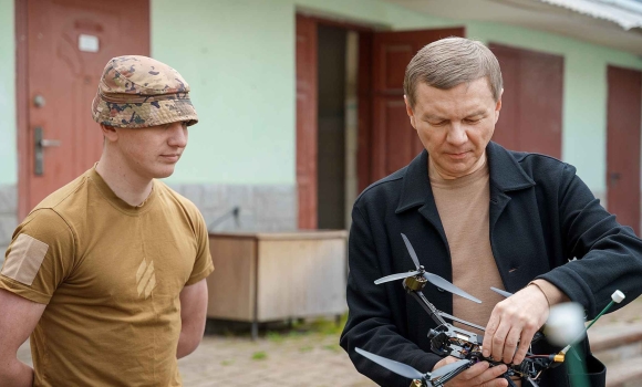 300 FPV-дронів на східний напрям фронту з Вінниці передали допомогу бійцям Третьої штурмової 