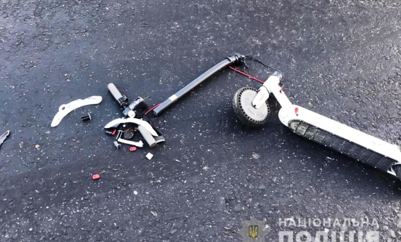 В Брацлаві 10-річна дитина на електросамокаті потрапила під авто