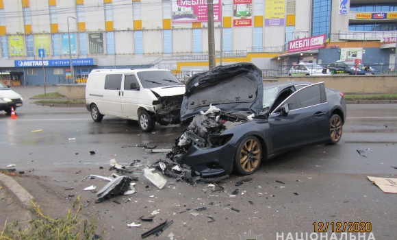 В ДТП на вул. Батозькій через нетверезого водія постраждало шестеро людей