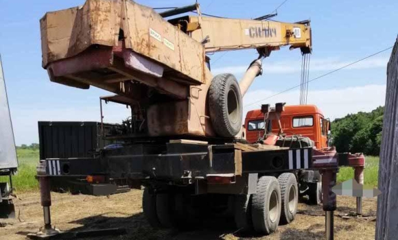 У Вінниці кран зачепив високовольтну лінію: від удару струмом загинув чоловік