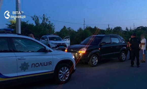 400 доларів, щоб уникнути відповідальності у Немирові водій пропонував хабар поліцейським 400 доларів, щоб уникнути відповідальності у Немирові водій пропонував хабар поліцейським