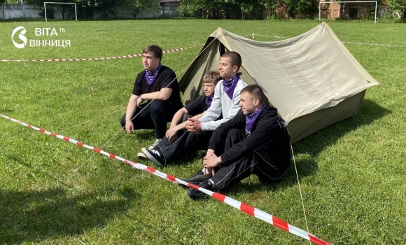 450 студентів, багаття та смуга перешкод у Вінниці влаштували драйвовий турфест
