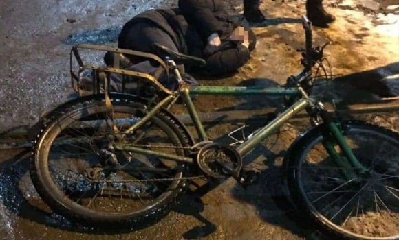 Лежав на землі зі зламаною ногою: копи допомогли вінничанину