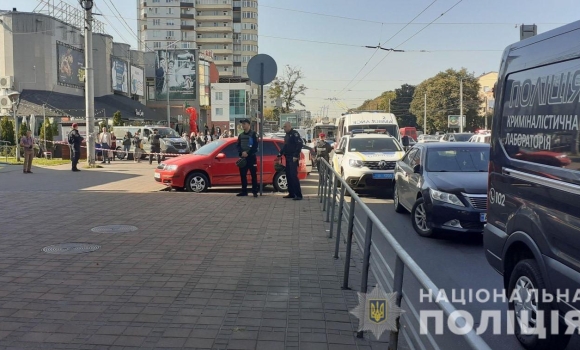 У Вінниці розшукують "жартівника", який "замінував" господарський суд