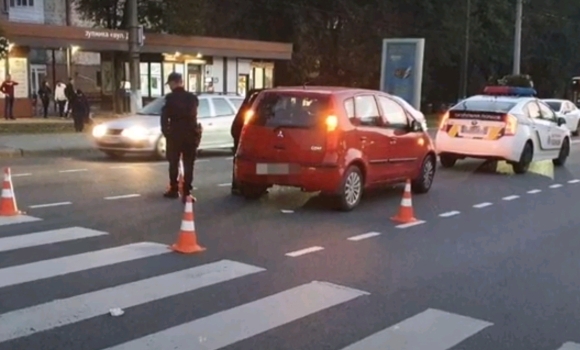 Моторошна аварія у Вінниці: на "зебрі" збили двох дітей