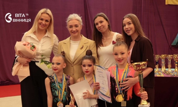 80 юних спортсменок взяли участь у чемпіонаті області з художньої гімнастики на Вінниччині 80 юних спортсменок взяли участь у чемпіонаті області з художньої гімнастики на Вінниччині