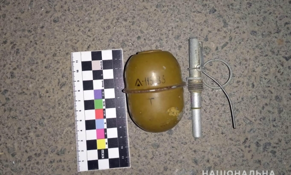 У Тростянці чоловік кинув у військовослужбовців гранату через зауваження