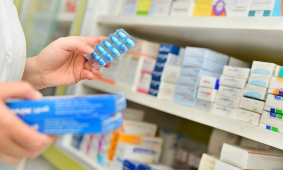 Куди звертатися, якщо аптеки завищують ціни на ліки