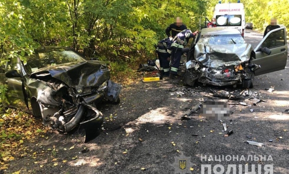 В Хмільницькому районі зіштовхнулись авто: двоє людей загинули, обидва водії у лікарні