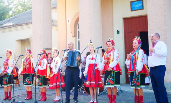 У селі Малі Крушлинці відбувся культурно-мистецький проєкт "Мистецьке літо"