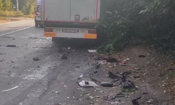 У Вінниці на вулиці Сергія Зулінського сталася аварія - зіткнулись дві вантажівки