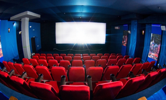 У Ладижині пандемія COVID-19 “вбила” єдиний у місті кінотеатр 