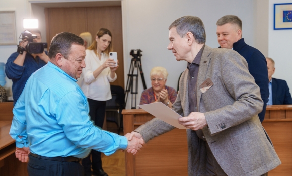 Активних підприємців та волонтера Вінниці відзначили подяками міськради