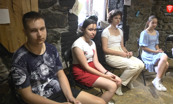 Арт-терапія та психологічні тренінги у Вінниці відкрився табір для підлітків-переселенців