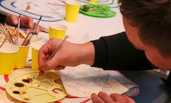 Арттерапія для поранених вінницьких воїнів як малюнок кавою допомагає одужати Арттерапія для поранених вінницьких воїнів як малюнок кавою допомагає одужати