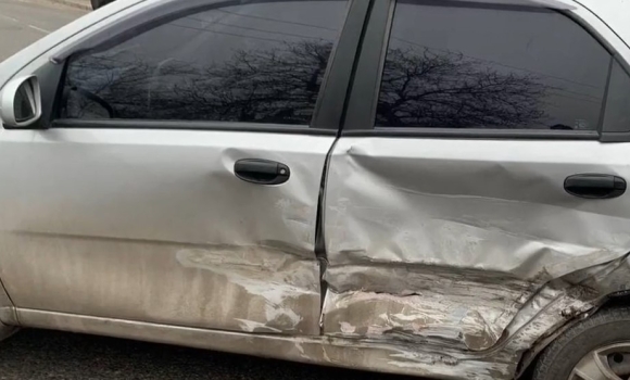 Аварія у Вінниці: водій Chevrolet вилетів на зустрічку