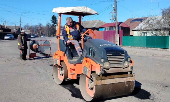 Аварійний ремонт вулиць Вінниці 11 березня виконують сім бригад