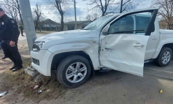 Авто зіткнулось із мотоциклом на Вінниччині неповнолітній водій та його пасажир — у лікарні