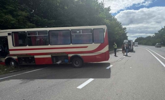 Автобус з вінничанами потрапив у ДТП на трасі Житомир – Вінниця