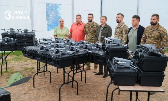 Бачать ворога з висоти понад 1,5 км бригада «Червона калина» отримала нові безпілотники від Вінницької громади