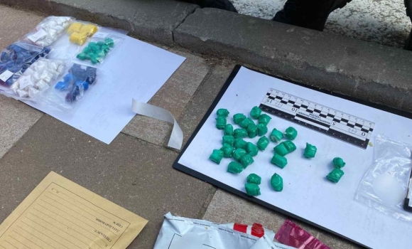 Банду наркоторговців із двома кілограмами Альфа PVP затримали на Вінниччині Банду наркоторговців із двома кілограмами Альфа PVP затримали на Вінниччині