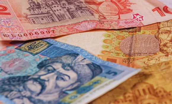 Банкноти номіналами 1, 2, 5 та 10 гривень замінюють на відповідні обігові монети