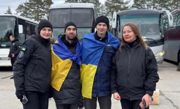 Барська громада вітає з воїна-земляка з поверненням із полону