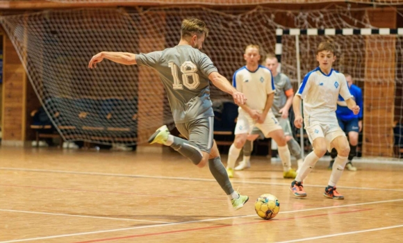 Барська команда поки лідирує у чемпіонаті області з футзалу Барська команда поки лідирує у чемпіонаті області з футзалу