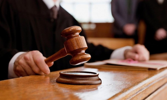 Барський суд виніс вирок поліцейському та його спільнику за хабарництво