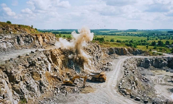 Без паніки мешканців Вінницького району попереджають про планові вибухові роботи
