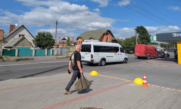 Безпечний рух без лівих поворотів у Вінниці впроваджують нові дорожні рішення