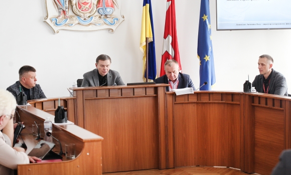 Безпека та оборона, стійкість, турбота - ключові пріоритети бюджету Вінницької громади 2024 року