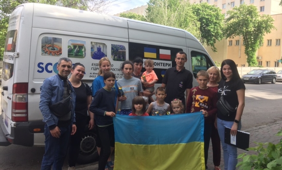 Бігли від війни: у Вінницю з Донеччини переїхала сім'я з дев'ятьма дітьми