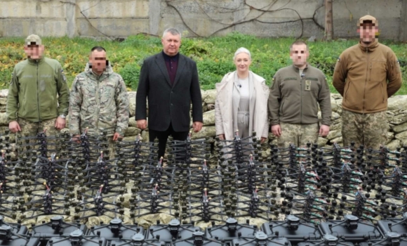 Бійці тероборони отримали сучасні дрони та маскувальні плащі з Вінниччини