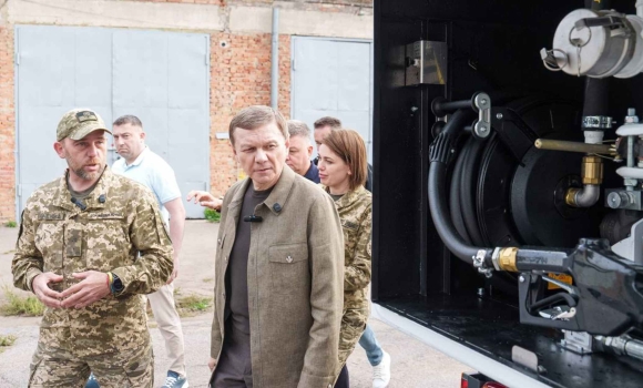 Бійцям 120 бригади ТрО передали з Вінниці три паливозаправники