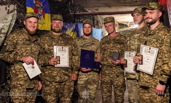 Бійцям вінницької бригади «Червона Калина» вручили державні нагороди
