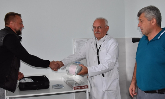 Благодійники передали кардіограф для Якушинецької амбулаторії