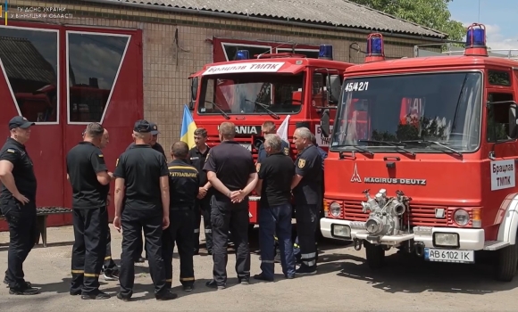 Брацлавські пожежники отримали три спецавтомобілі з Польщі та Німеччини