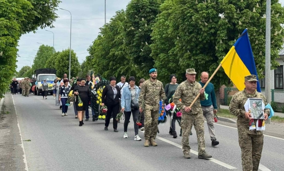 Брацлавська громада попрощалася з Героєм – Василем Куркіним