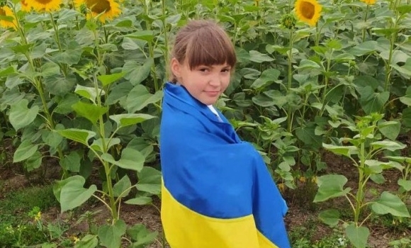 Дев'ятирічна донька захисника з Вінниччини зібрала на дрон та автівку для розвідників