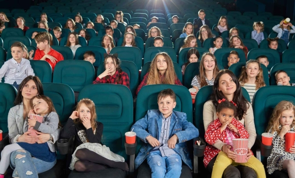 Дітей пільгових категорій запрошують у Вінниці на перегляд сімейного фільму