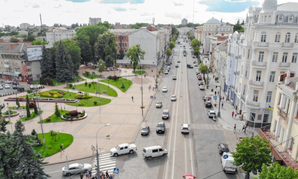 Вінничани назвали рідне місто доглянутим, сучасним та економічно розвинутим