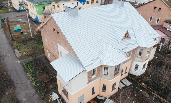 У Вінниці замінюють дахи на п'яти багатоповерхівках