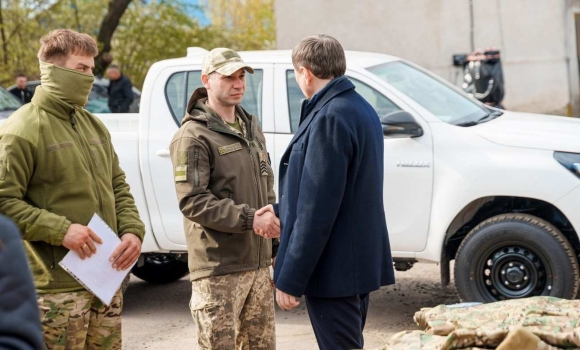 Для ГУР, Нацгвардії та прикордонників громада Вінниці передала нову партію допомоги на передову