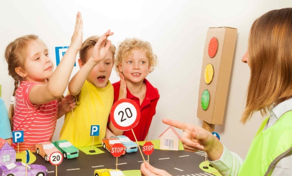 Для вінницьких першокласників організують лекції про правила поведінки на дорозі Для вінницьких першокласників організують лекції про правила поведінки на дорозі