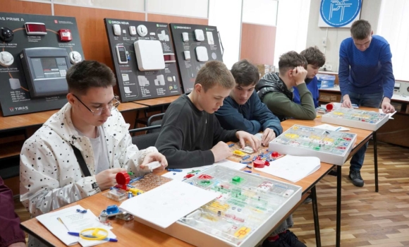 Для вінницьких школярів організували майстер-класи профорієнтаційного табору ProfCAMP