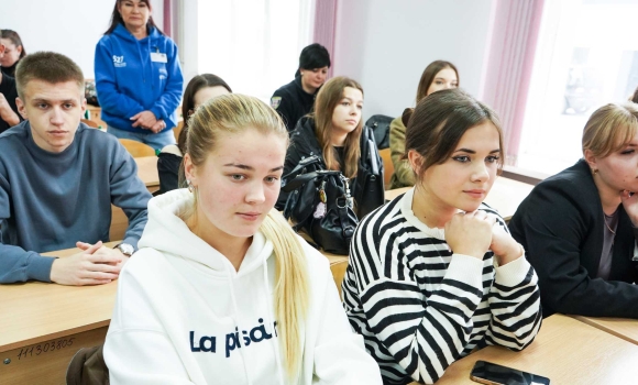 Для вінницьких студентів влаштували квест з безпечного працевлаштування