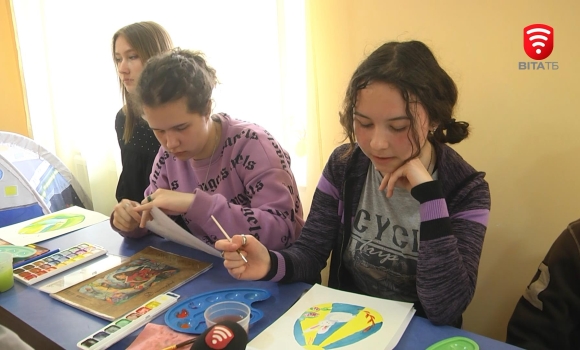 Для юних переселенців у Вінниці литовці надіслали набори для творчості