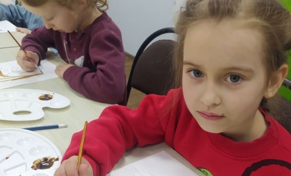 Для юних вінничан організували творчий майстер-клас із малювання кавою Для юних вінничан організували творчий майстер-клас із малювання кавою